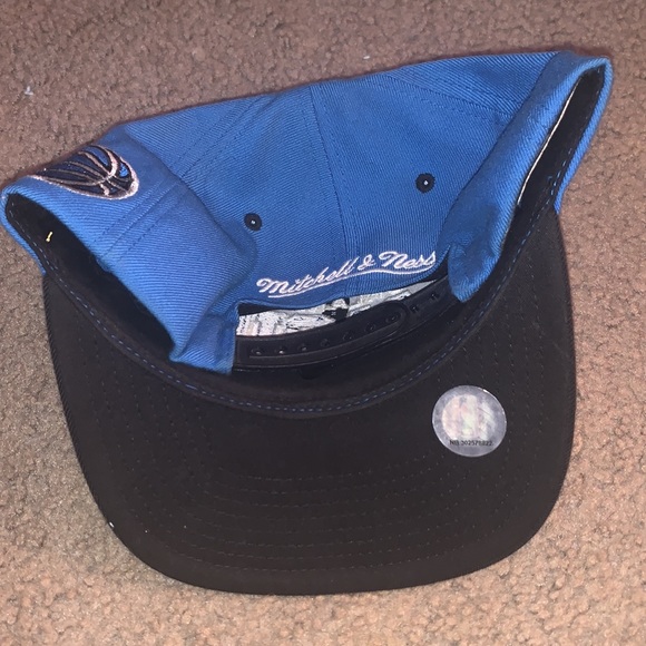 NWOT MENS SNAPBACK - Picture 2 of 3